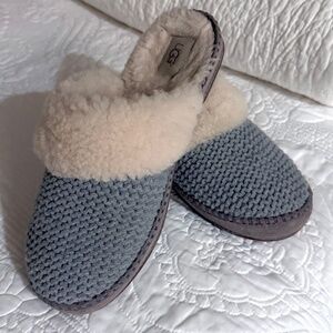 Uggs Aira Slippers Gray Knit Fur Lined